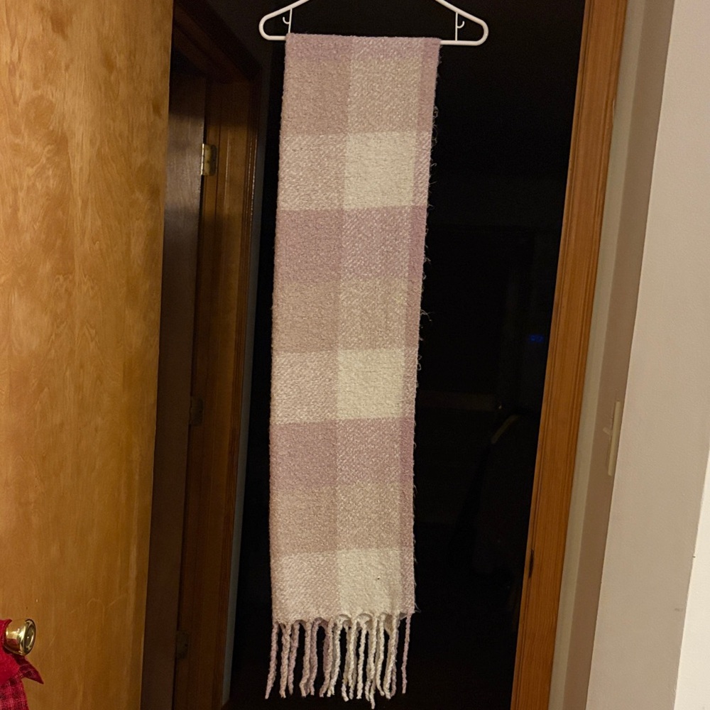Old Navy Lavender and Cream Plaid Scarf